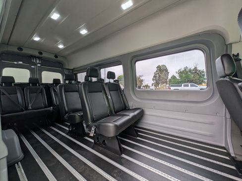 Used 2023 Ford E-Transit 148 High Roof Extended image 12