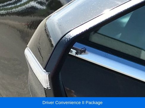 Used 2023 Chevrolet Equinox Premier AWD/4WD image 8