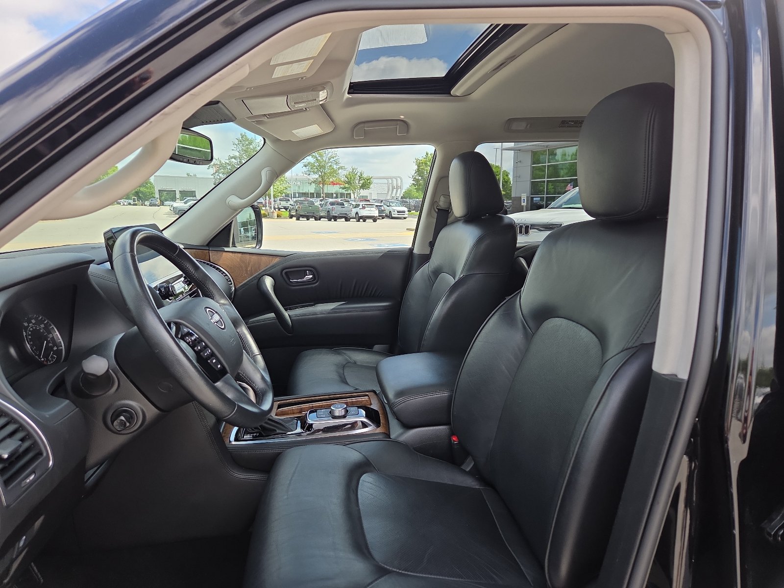 Used 2022 Nissan Armada SL w/ Captain's Chairs Package AWD/4WD image 14