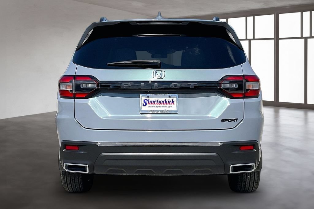 Certified 2025 Honda Pilot Sport image 5
