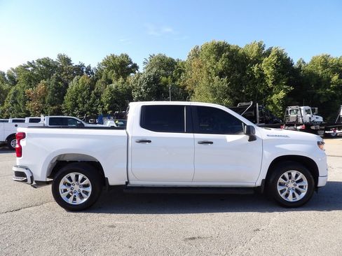 Used 2026 Chevrolet Silverado 1500 Custom RWD image 9
