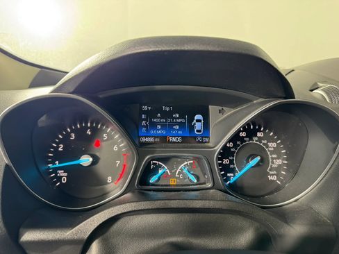 Used 2019 Ford Escape SE FWD image 14