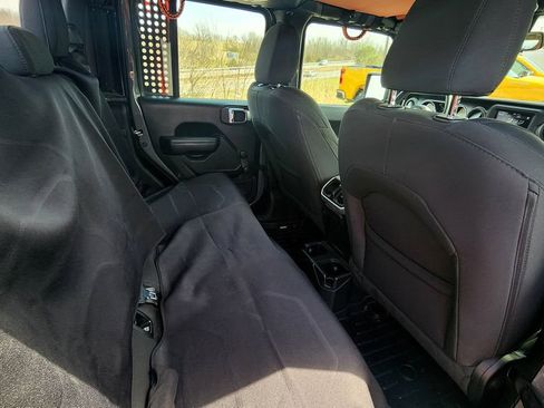 Used 2022 Jeep Gladiator Sport image 35