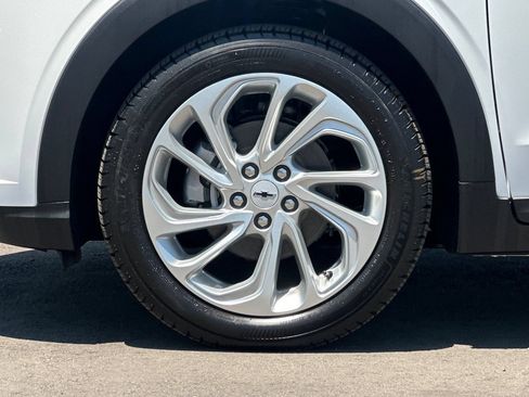 New 2027 Chevrolet Bolt LT w/ Comfort Package FWD image 25