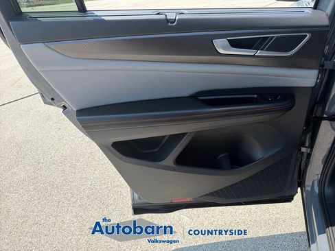 Certified 2024 Volkswagen Atlas Peak Edition SE AWD/4WD image 19