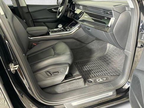 Used 2023 Audi Q7 3.0T Premium Plus w/ Premium Plus Package AWD/4WD image 15