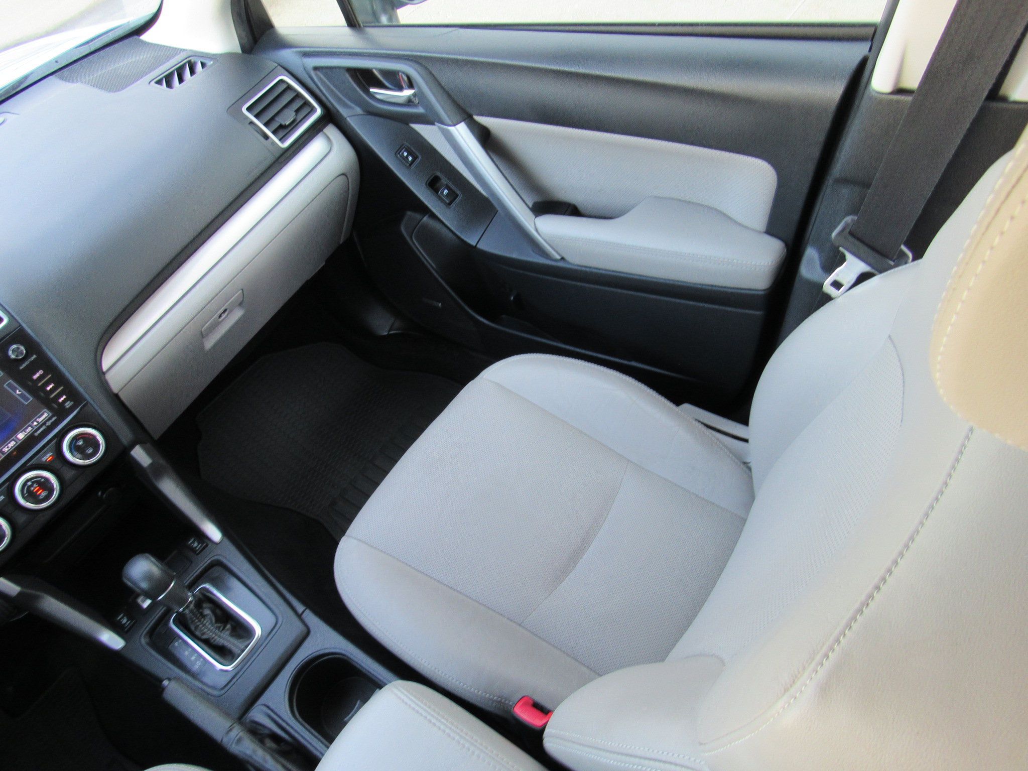 Used 2016 Subaru Forester 2.5i Touring w/ Eyesight & Navigation System AWD/4WD image 41