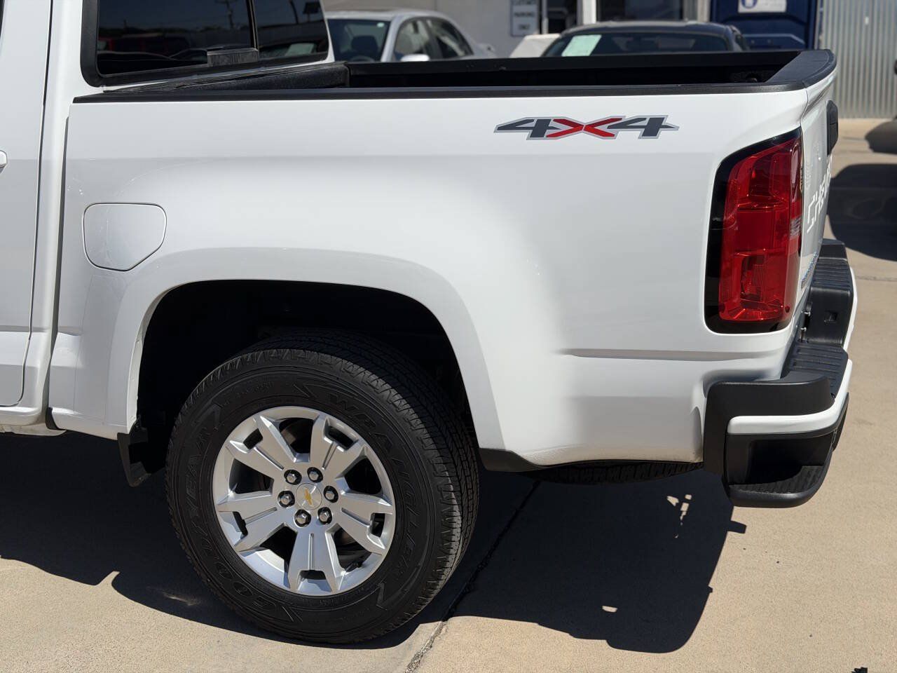 Used 2022 Chevrolet Colorado LT w/ Safety Package AWD/4WD image 18