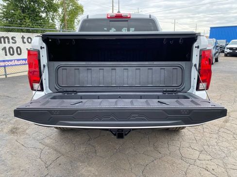 Used 2025 Chevrolet Colorado Trail Boss AWD/4WD image 6