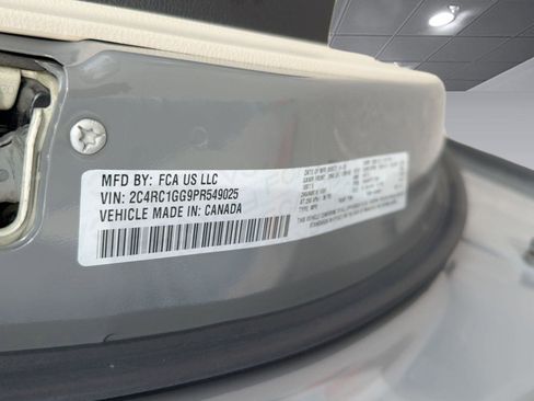 Used 2023 Chrysler Pacifica Limited image 20