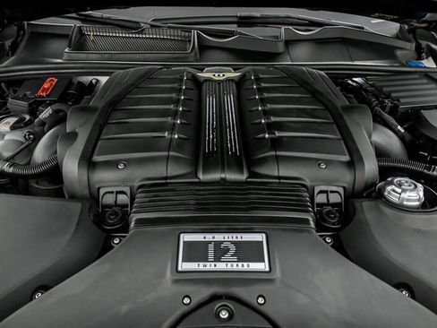 Used 2017 Bentley Bentayga image 13