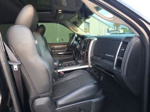 Used 2014 RAM 3500 Laramie w/ Convenience Group AWD/4WD image 4