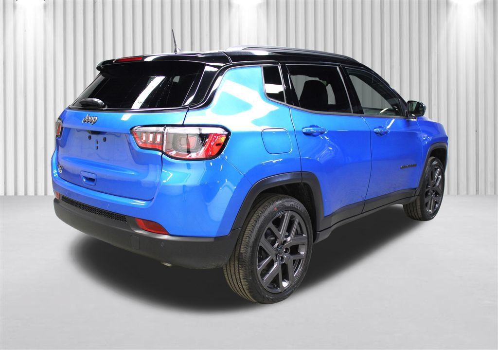 New 2026 Jeep Compass Limited AWD/4WD image 3