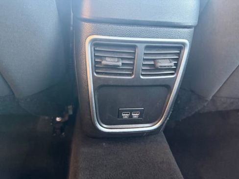 Used 2023 Dodge Charger SXT RWD image 19