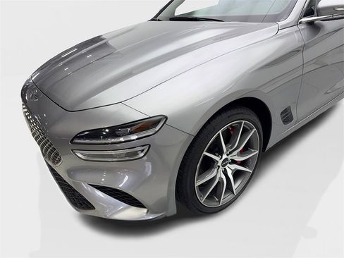 Used 2025 Genesis G70 2.5T image 18