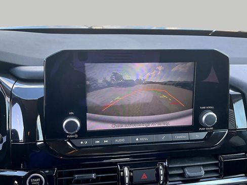 Used 2024 Nissan Pathfinder SV FWD image 27