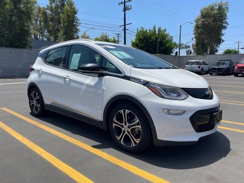 Used 2017 Chevrolet Bolt Premier w/ Driver Confidence II Package FWD image 1