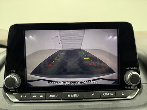 Used 2023 Nissan Rogue SV image 15