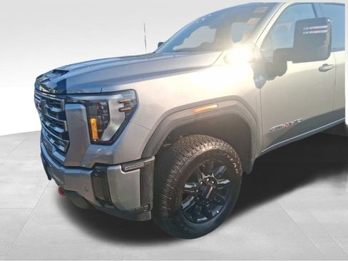 Used 2025 GMC Sierra 2500 AT4 AWD/4WD image 18