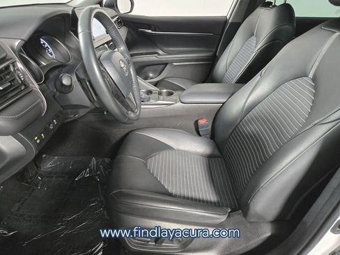 Used 2024 Toyota Camry SE image 12