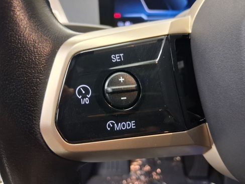 Certified 2025 BMW iX xDrive50 w/ Premium Package AWD/4WD image 17