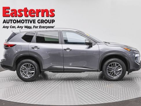 Used 2024 Nissan Rogue S AWD/4WD image 4