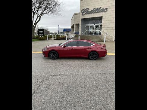 Used 2025 Lexus ES 300h F Sport w/ Accessory Package (Z1) image 3