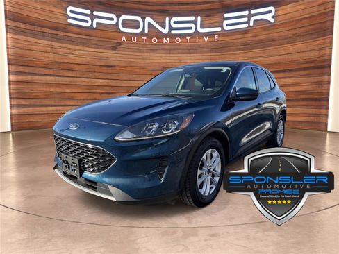 Used 2020 Ford Escape SE image 1