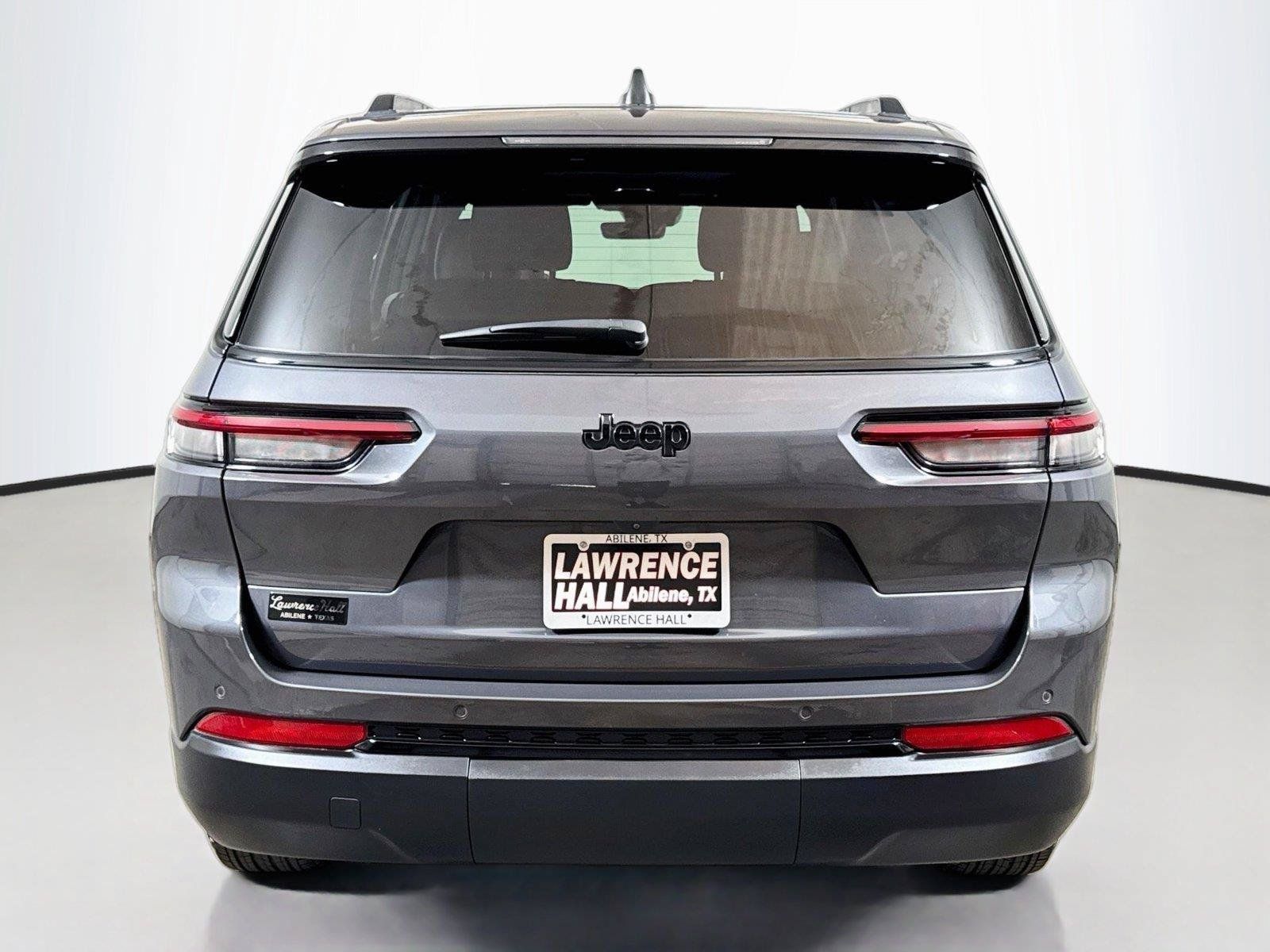 Used 2025 Jeep Grand Cherokee L Altitude RWD image 5