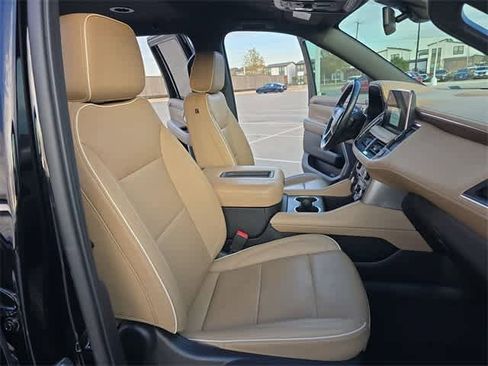 Used 2022 Chevrolet Suburban Premier image 23