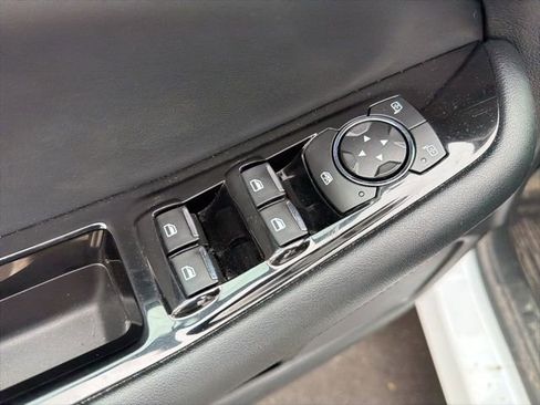 Used 2020 Ford Edge SEL w/ Cold Weather Package image 19