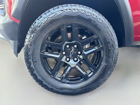 Used 2025 Chevrolet Colorado Trail Boss w/ Off-Road Front Bumper Package AWD/4WD image 29