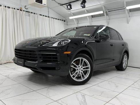 Certified 2023 Porsche Cayenne AWD/4WD image 7