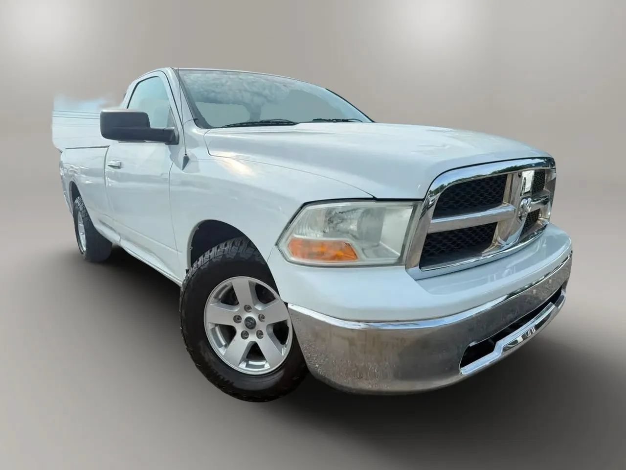 Used 2011 RAM 1500 Classic SLT RWD image 2