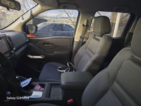 Used 2022 Nissan Frontier SV image 5