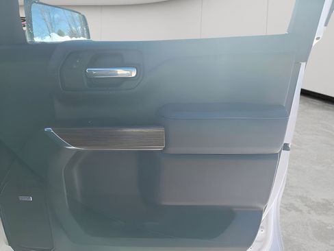 Used 2022 Chevrolet Silverado 1500 High Country w/ LPO, Dark Essentials Package image 16