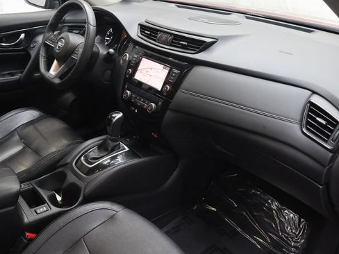 Used 2019 Nissan Rogue SL w/ Premium Package AWD/4WD image 10