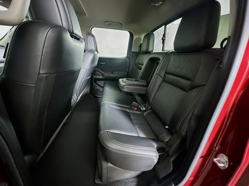 Used 2024 Nissan Frontier SL w/ Technology Package image 26