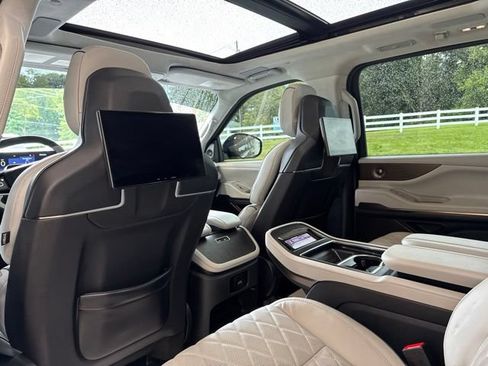 Used 2025 Lincoln Navigator L Black Label w/ Black Label Special Edition AWD/4WD image 31
