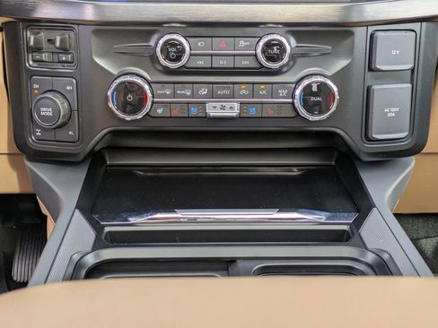 New 2026 Ford F250 Lariat w/ Black Appearance Package image 24