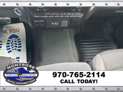 Used 2022 Chevrolet Silverado 1500 RST w/ Z71 Off-Road Package AWD/4WD image 19