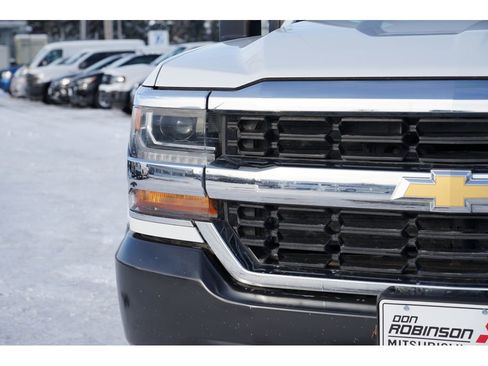Used 2017 Chevrolet Silverado 1500 W/T w/ Trailering Package image 9