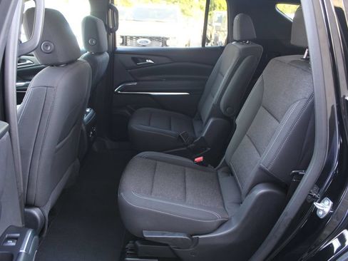 Used 2025 Chevrolet Traverse LT w/ Driver Confidence Package FWD image 27