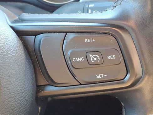 Used 2021 Jeep Gladiator Willys image 20