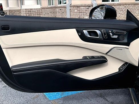 Used 2020 Mercedes-Benz SL 550 image 20