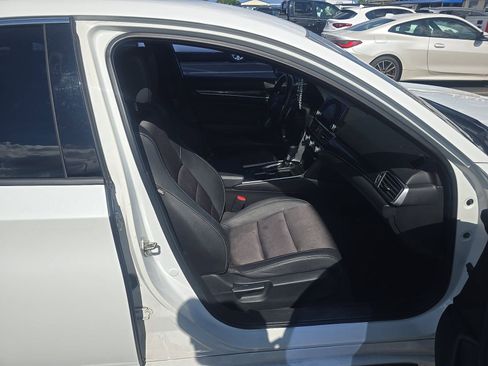 Used 2020 Honda Accord Sport image 10