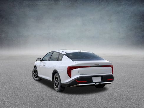 New 2025 Kia K4 EX image 34
