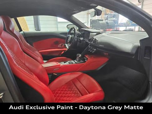 Used 2017 Audi R8 V10 w/ Carbon Exterior Package image 19