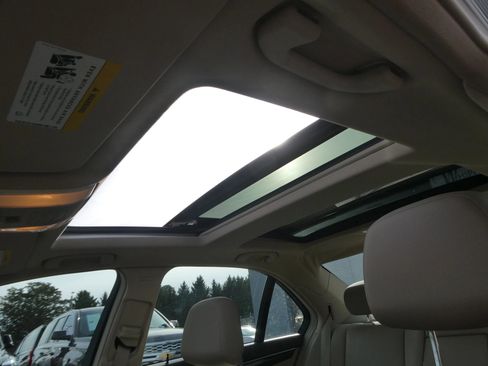 Used 2014 Mercedes-Benz C 250 Sedan image 10