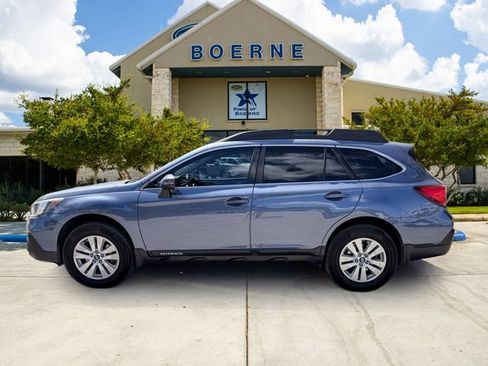 Used 2018 Subaru Outback 2.5i Premium AWD/4WD image 2